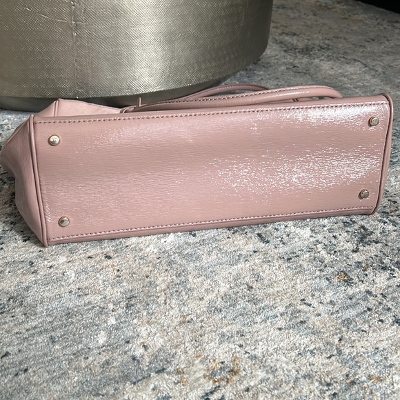 Kate Spade Tote with Laptop/Tablet Sleeve Patent Leather Perfect for Spring! - Picture 4 of 11